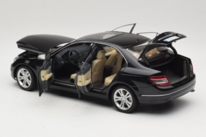 Mercedes C-Class W204 Obsidian Black AUTOart 1:18 B66962367 Kovina – slika 5 od 8
