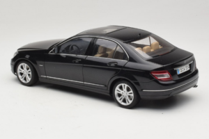Mercedes C-Class W204 Obsidian Black AUTOart 1:18 B66962367 Kovina – slika 7 od 8