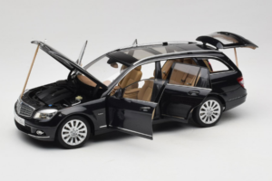 Mercedes C-Class W204 Estate Obsidian Black AUTOart 1:18 B66962349 Kovina – slika 2 od 8