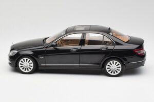 Mercedes C-Class W204 Obsidian Črn AUTOart 1:18 B66962365 Kovina – slika 4 od 8