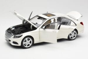 Mercedes C-Class W205 Diamond Bel Metalik Norev 1:18 B66960256 Kovina – slika 2 od 8