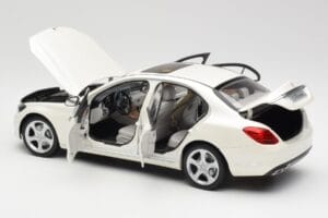 Mercedes C-Class W205 Diamond Bel Metalik Norev 1:18 B66960256 Kovina – slika 5 od 8