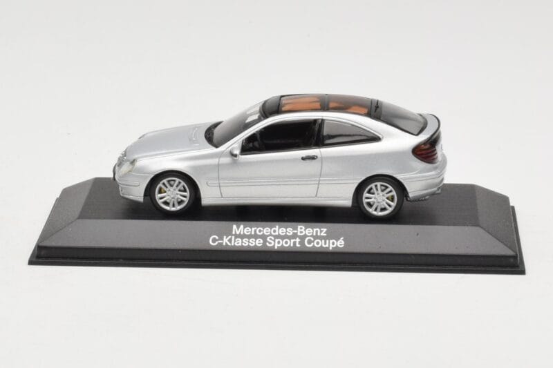 Mercedes C-Class W203 Sport Coupe Srebrn Minichamps 1:43 B66961916 Kovina