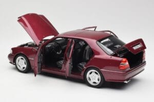 Mercedes AMG C36 W202 Almandine Rdeč Norev 1:18 B66040706 Kovina – slika 5 od 8