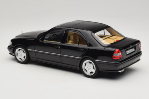 Mercedes C36 AMG W202 Obsidian Black Metallic Norev 1:18 183381 Kovina – slika 7 od 8