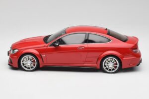 Mercedes AMG C63 W204 Rdeč 2nd Choice GT Spirit 1:18 GT065-D1 Smola – slika 3 od 6