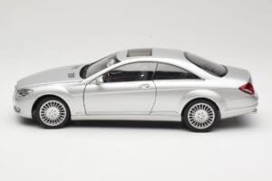 Mercedes CL-Class C216 Srebrna AUTOart 1:18 76164 Kovina – slika 4 od 8
