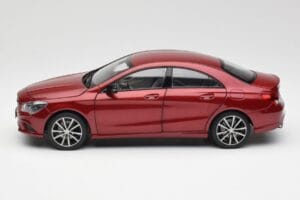 Mercedes CLA C117 Designo Patagonia Rdeč Metalik Norev 1:18 B66960131 Kovina – slika 4 od 8