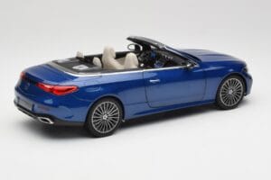 Mercedes CLE Kabriolet A236 Modra Norev 1:18 B66960653 Kovina – slika 4 od 9