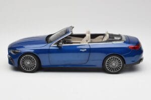 Mercedes CLE Kabriolet A236 Modra Norev 1:18 B66960653 Kovina – slika 5 od 9
