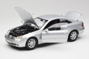 Mercedes CLK 500 C209 Srebrna Kyosho 1:18 B66962144 Kovina – slika 2 od 8