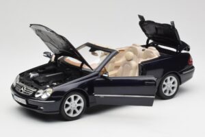 Mercedes CLK 500 W209 Kabriolet Temno Moder Metalik Kyosho 1:18 B66962174 Kovina – slika 2 od 9