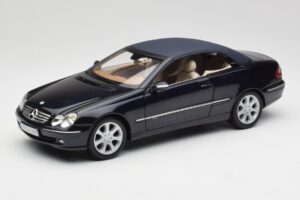 Mercedes CLK 500 W209 Kabriolet Temno Moder Metalik Kyosho 1:18 B66962174 Kovina – slika 3 od 9
