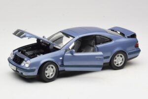 Mercedes CLK C208 Vijolična Anson 1:18 30330 Kovina – slika 2 od 8