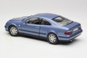 Mercedes CLK C208 Vijolična Anson 1:18 30330 Kovina – slika 7 od 8