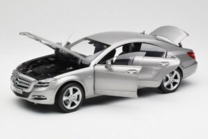 Mercedes CLS C218 Designo Alubeam Titanium Norev 1:18 B66961298 Kovina – slika 2 od 8