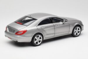 Mercedes CLS C218 Designo Alubeam Titanium Norev 1:18 B66961298 Kovina – slika 3 od 8