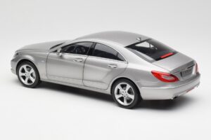 Mercedes CLS C218 Designo Alubeam Titanium Norev 1:18 B66961298 Kovina – slika 7 od 8