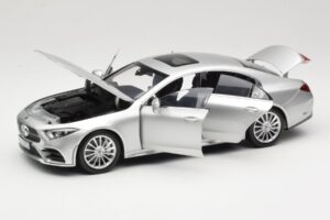 Mercedes CLS C257 Srebrna Norev 1:18 183489 Kovina – slika 2 od 8