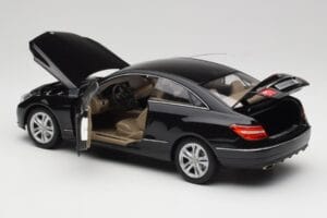 Mercedes E-Class Coupe C207 Obsidian Black Metallic Norev 1:18 B66962418 Kovina – slika 5 od 8