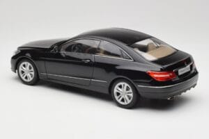 Mercedes E-Class Coupe C207 Obsidian Black Metallic Norev 1:18 B66962418 Kovina – slika 7 od 8