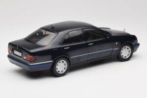 Mercedes E-Class W210 E320 Črna Sun Star 1:18 1151 Kovina – slika 3 od 8
