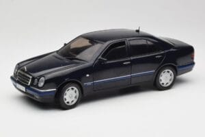 Mercedes E-Class W210 E320 Črna Sun Star 1:18 1151 Kovina