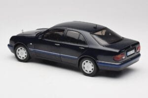 Mercedes E-Class W210 E320 Črna Sun Star 1:18 1151 Kovina – slika 7 od 8