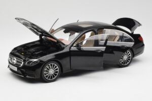 Mercedes E-Class W213 Obsidian Črn iScale 1:18 B66960380 Kovina – slika 2 od 8
