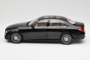 Mercedes E-Class W213 Obsidian Črn iScale 1:18 B66960380 Kovina – slika 4 od 8