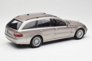 Mercedes E320 CDI W210 Karavan Cubanite Srebrn Kyosho 1:18 B66962188 Kovina – slika 3 od 8