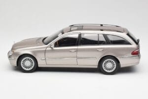Mercedes E320 CDI W210 Karavan Cubanite Srebrn Kyosho 1:18 B66962188 Kovina – slika 4 od 8