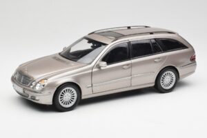 Mercedes E320 CDI W210 Karavan Cubanite Srebrn Kyosho 1:18 B66962188 Kovina