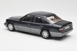 Mercedes E320 W124 Nautik Modra Metallic Dealer Edition AUTOart 1:18 B66040508 Kovina – slika 7 od 8