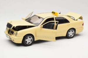 Mercedes E320 W210 Taxi Sun Star 1:18 1160 Kovina – slika 2 od 8