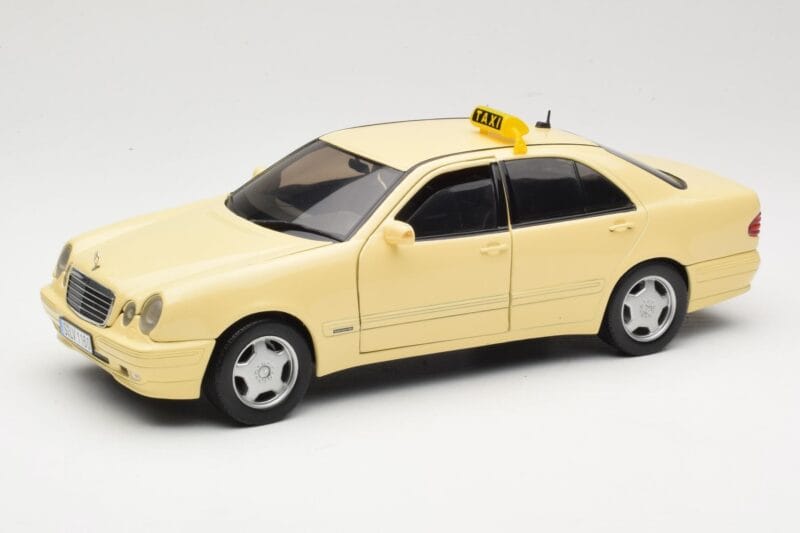 Mercedes E320 W210 Taxi Sun Star 1:18 1160 Kovina