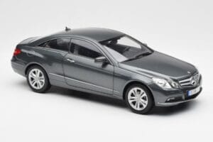 Mercedes E500 C207 Coupe Tenoric Siv Norev 1:18 183540 Kovina – slika 6 od 8