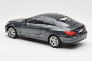 Mercedes E500 C207 Coupe Tenoric Siv Norev 1:18 183540 Kovina – slika 7 od 8