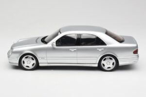 Mercedes E55 AMG W210 Brilliant Silver Otto 1:18 OT459 Smola – slika 3 od 6