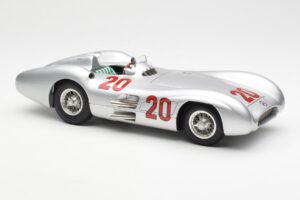 Mercedes W196 Streamliner #20 K. Kling French GP 1954 CMC 1:18 M-128B Kovina – slika 4 od 6