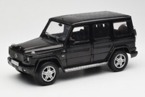 Mercedes G 500 W463 Črn Dealer Edition AUTOart 1:18 B66962143 Kovina