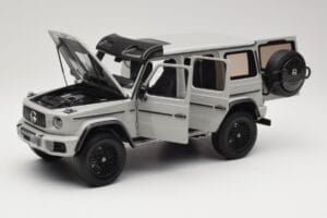 Mercedes G 63 AMG 4x4 Squared Arabian Grey Almost Real 1:18 820829 Kovina – slika 2 od 8