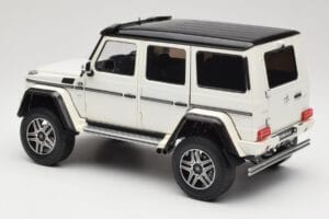 Mercedes G 63 AMG 4x4 Squared Polar White Almost Real 1:18 820203 Kovina – slika 7 od 8