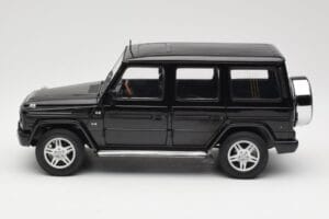 Mercedes G-Class G 500 W463 Smaragd Black Metallic AUTOart 1:18 76101 Kovina – slika 4 od 8