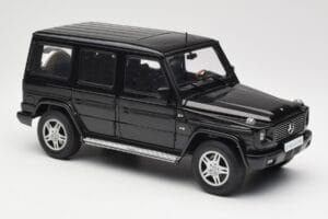 Mercedes G-Class G 500 W463 Smaragd Black Metallic AUTOart 1:18 76101 Kovina – slika 6 od 8