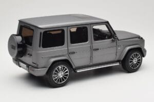 Mercedes G-Class G500 W463A Designo Platinum Magno Minichamps 1:18 B66960811 Kovina – slika 3 od 8