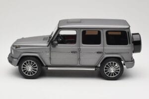 Mercedes G-Class G500 W463A Designo Platinum Magno Minichamps 1:18 B66960811 Kovina – slika 4 od 8