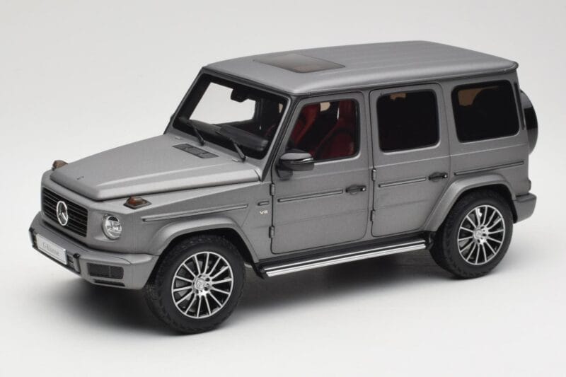 Mercedes G-Class G500 W463A Designo Platinum Magno Minichamps 1:18 B66960811 Kovina