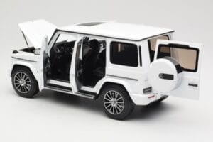 Mercedes G-Class G 500 W463A Diamond White Metallic Minichamps 1:18 113037111 Kovina – slika 5 od 8