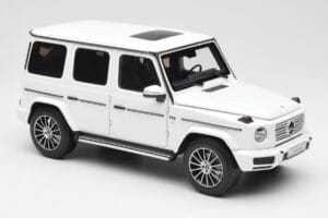 Mercedes G-Class G 500 W463A Diamond White Metallic Minichamps 1:18 113037111 Kovina – slika 6 od 8